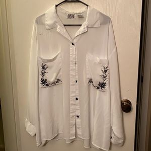 Rivista II White Button-Up Blouse with Black Floral Design